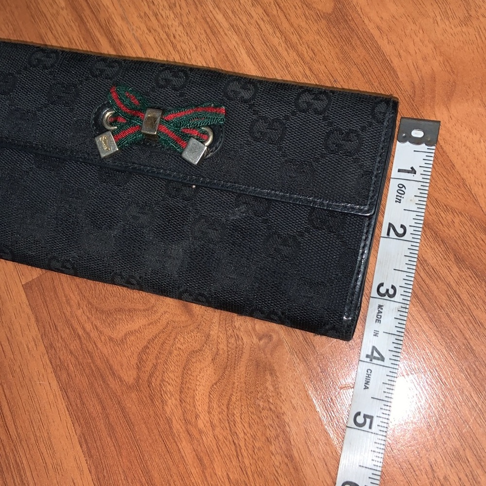 Authentic Gucci Monogram GG Canvas Flap Wallet with Bow - Picture 4 of 16